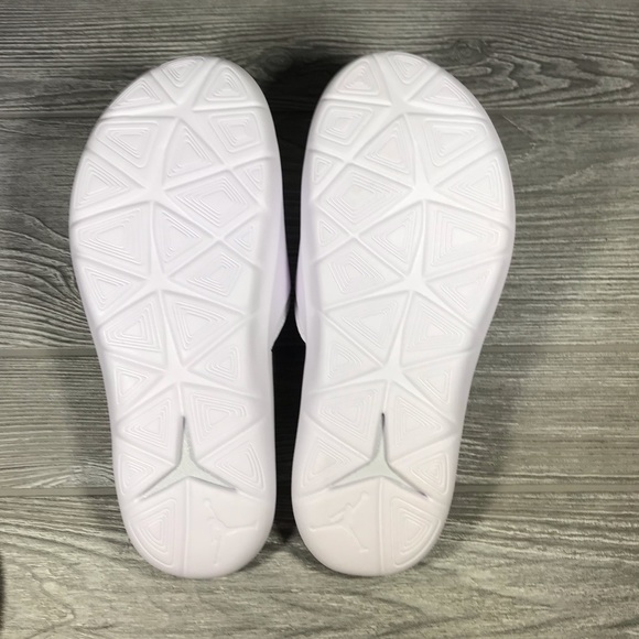 NEW Jordan Hydro 7 - Size 8.5 - Picture 5 of 5